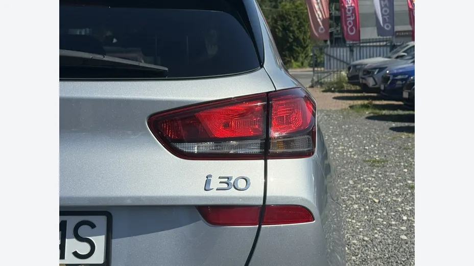 HYUNDAI i30 -