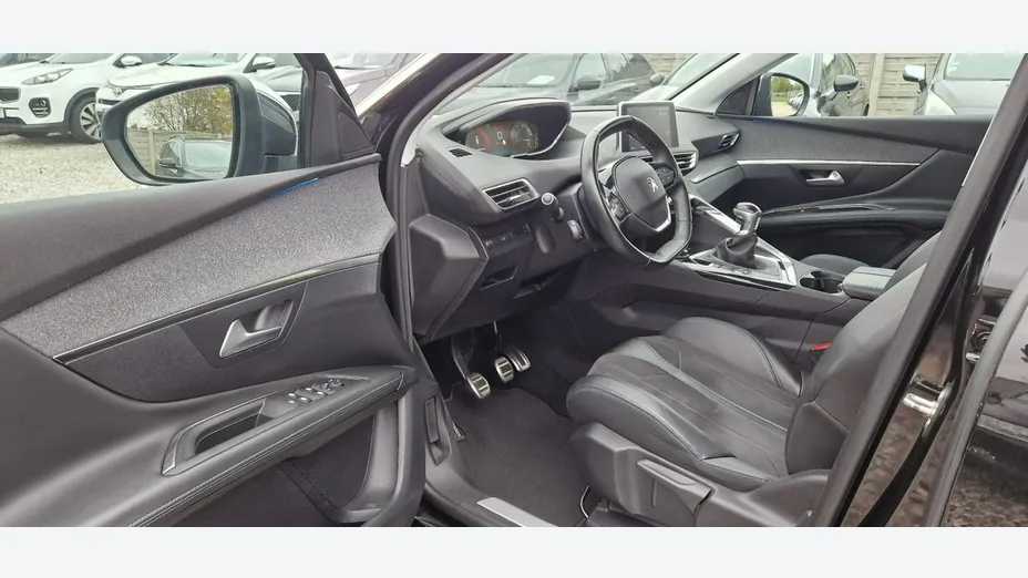 PEUGEOT 3008 -