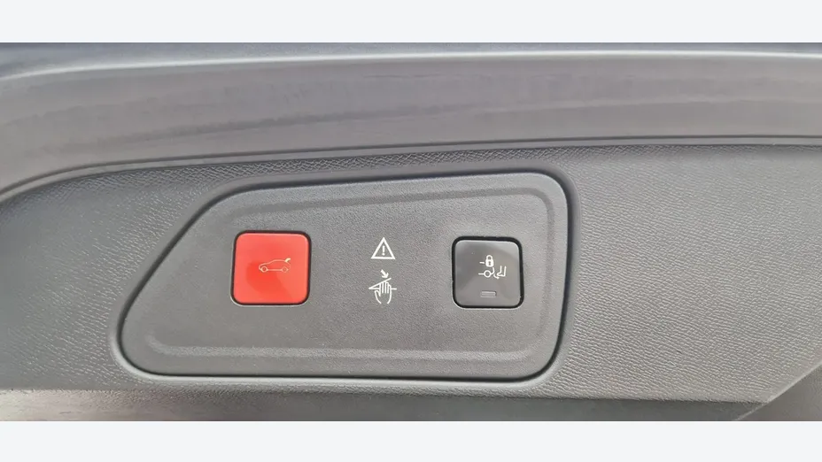 PEUGEOT 3008 -