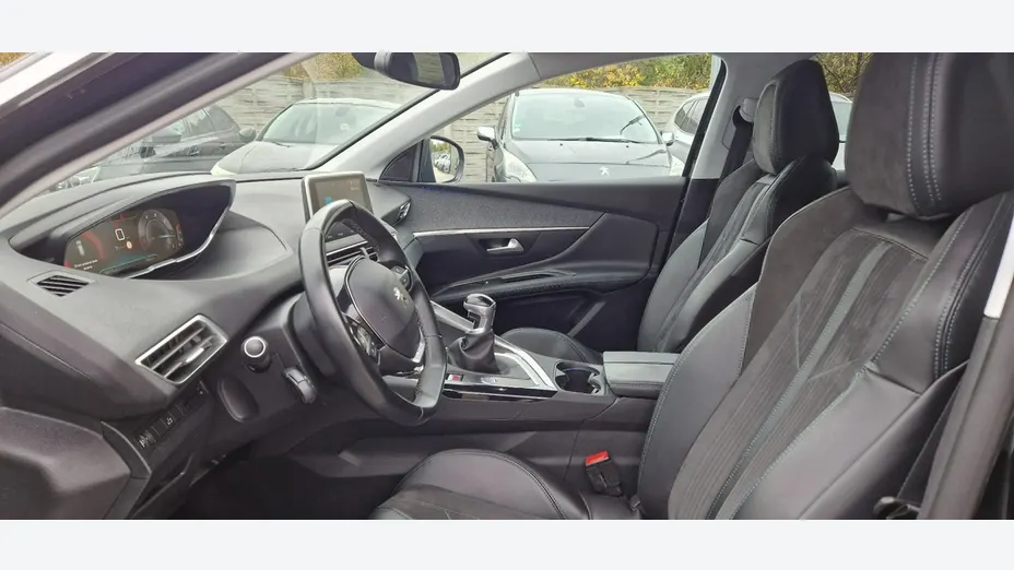 PEUGEOT 3008 -