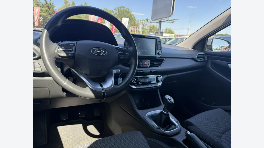 HYUNDAI i30 -