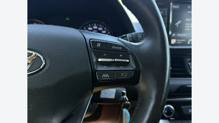 HYUNDAI i30 -