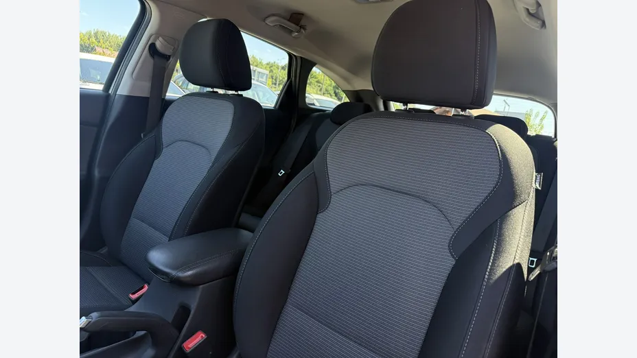 HYUNDAI i30 -