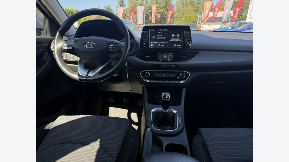 HYUNDAI i30 -