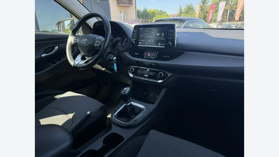 HYUNDAI i30 -