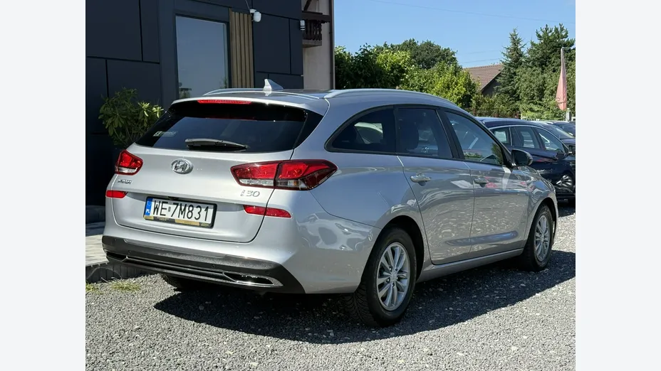 HYUNDAI i30 -