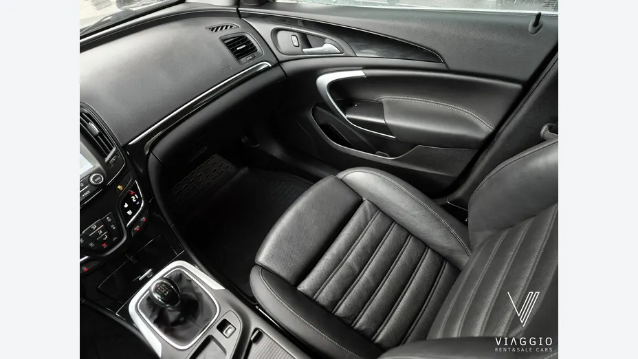 OPEL Insignia -