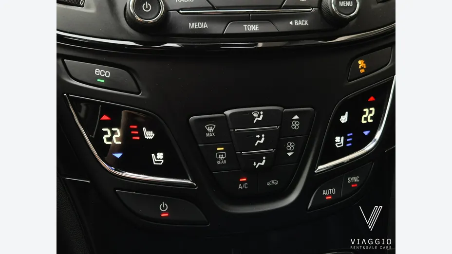 OPEL Insignia -