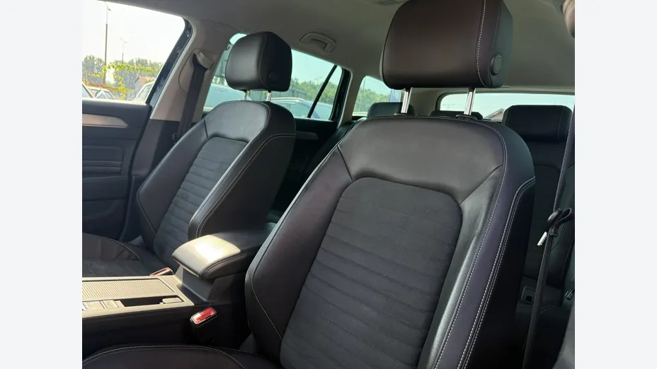 VOLKSWAGEN Passat -