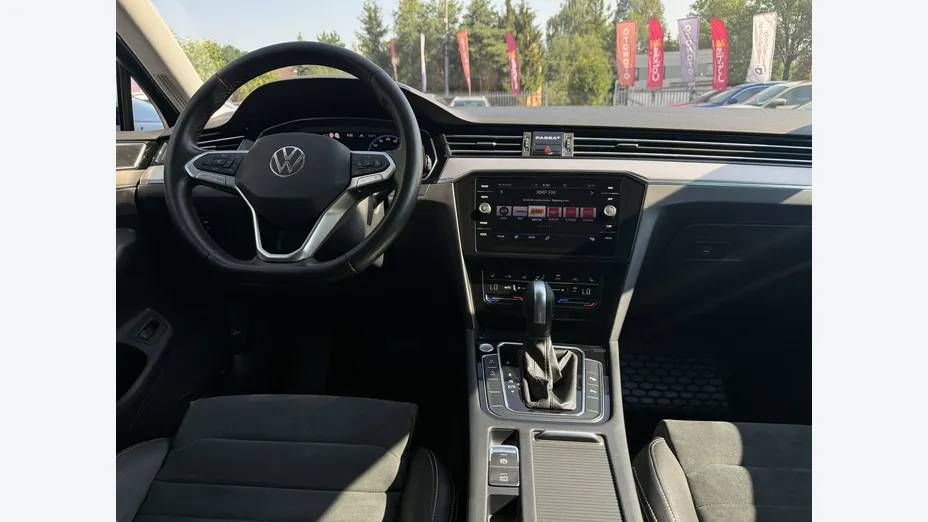 VOLKSWAGEN Passat -