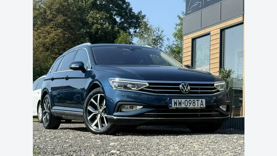 VOLKSWAGEN Passat -