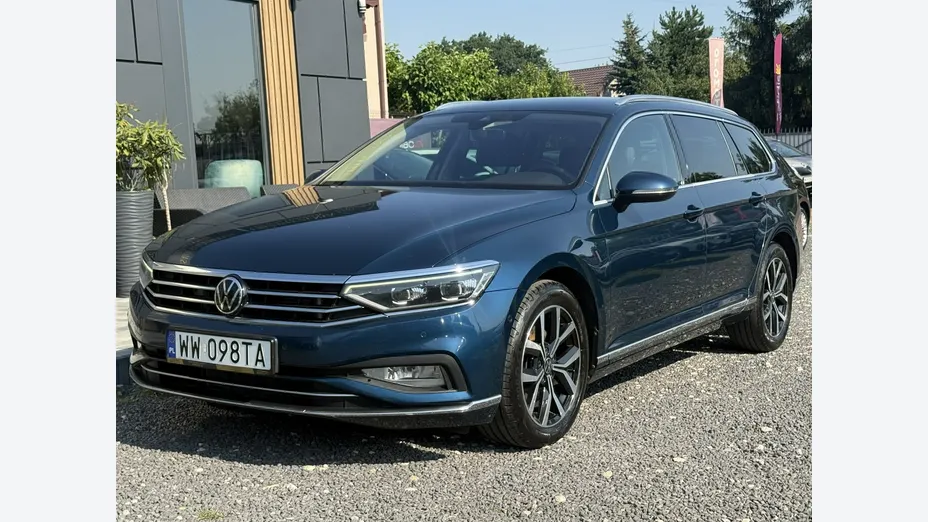 VOLKSWAGEN Passat -