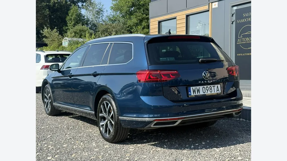 VOLKSWAGEN Passat -