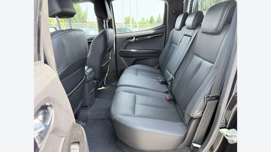 ISUZU D-Max -