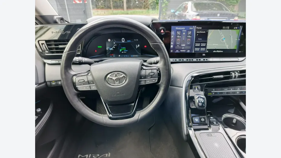 TOYOTA Mirai -