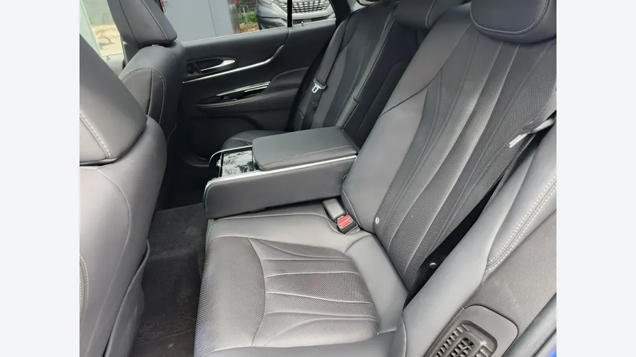 TOYOTA Mirai -