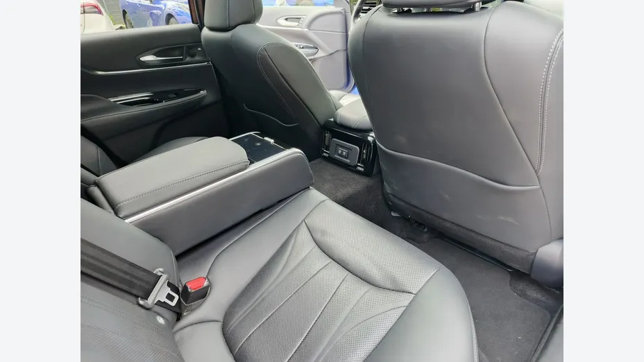 TOYOTA Mirai -