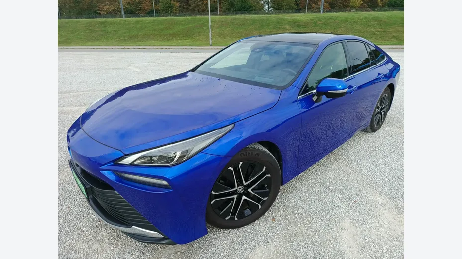 TOYOTA Mirai -