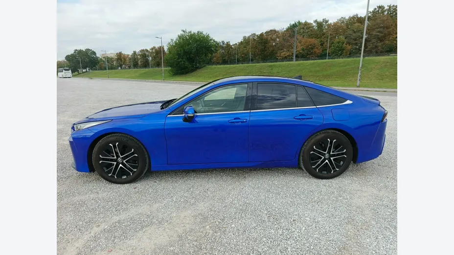 TOYOTA Mirai -