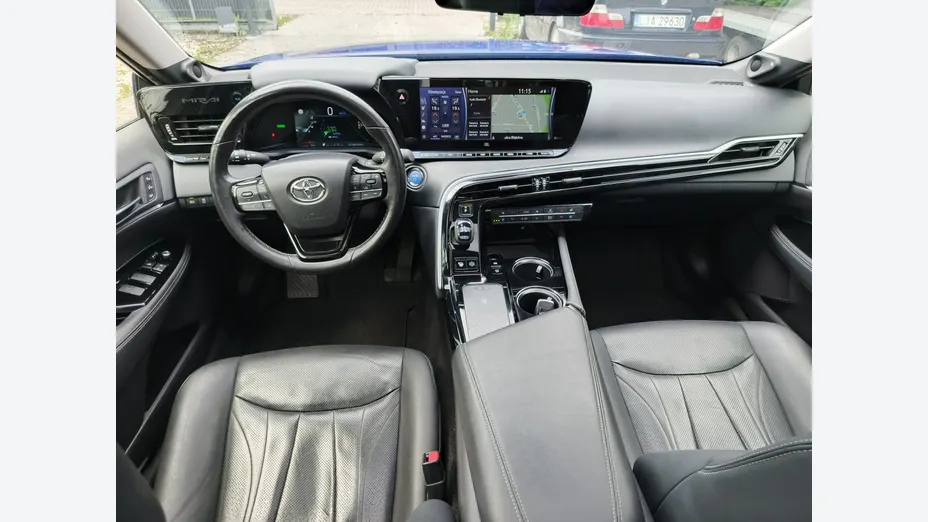 TOYOTA Mirai -