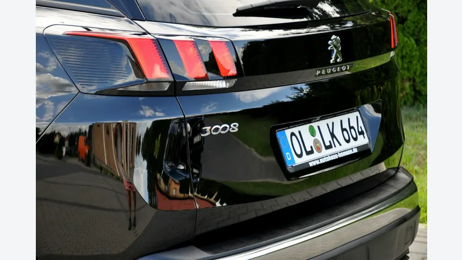 PEUGEOT 3008 -