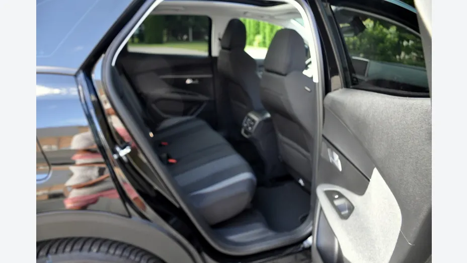 PEUGEOT 3008 -