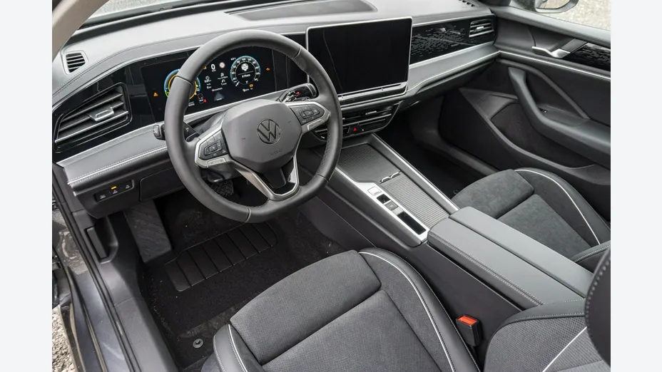 VOLKSWAGEN Passat -