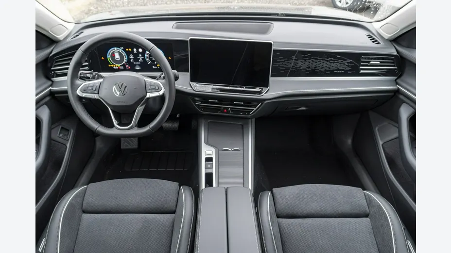 VOLKSWAGEN Passat -
