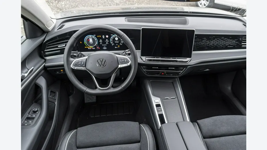 VOLKSWAGEN Passat -