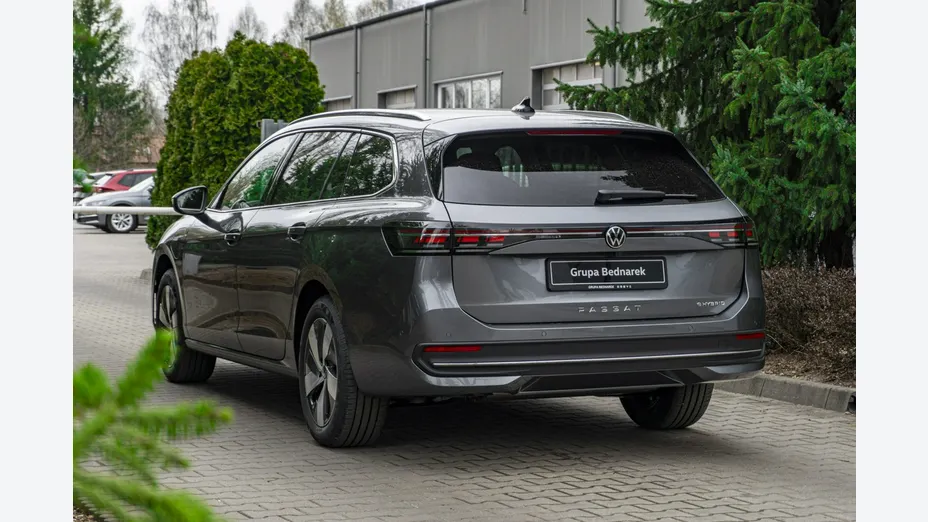 VOLKSWAGEN Passat -