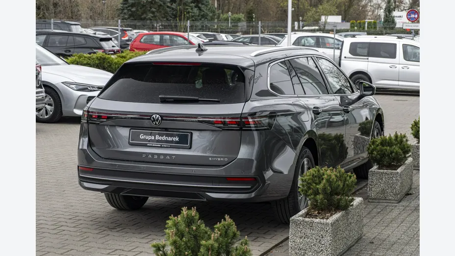 VOLKSWAGEN Passat -