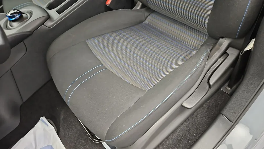 NISSAN Leaf -