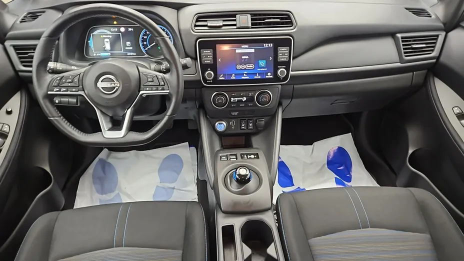 NISSAN Leaf -