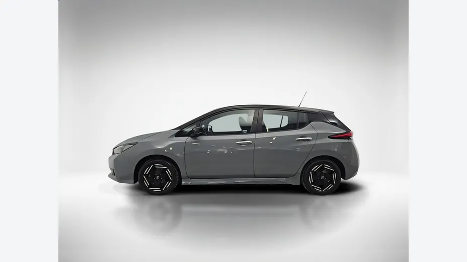 NISSAN Leaf -