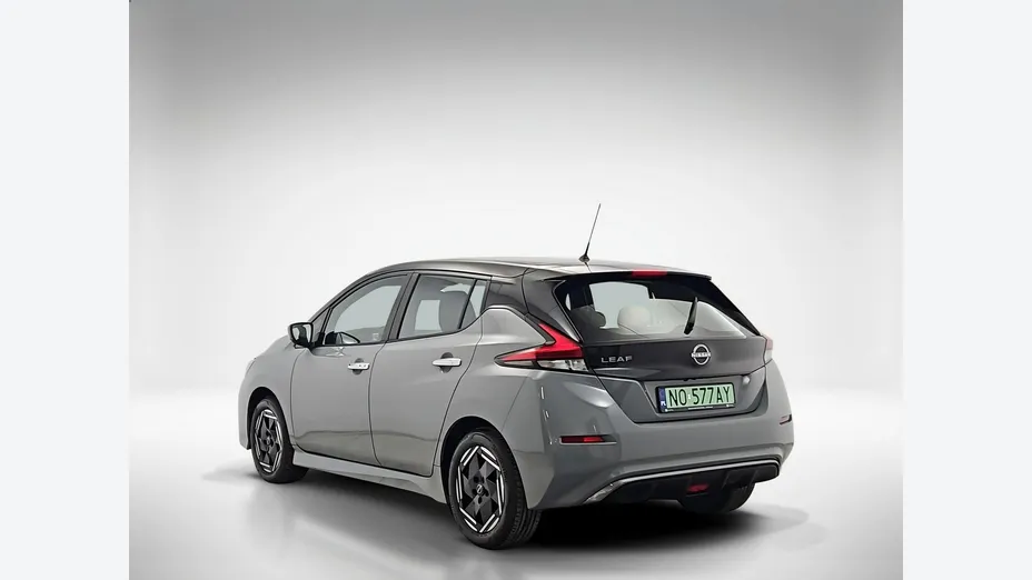 NISSAN Leaf -