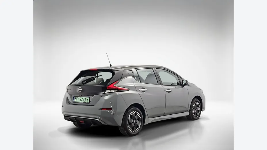 NISSAN Leaf -
