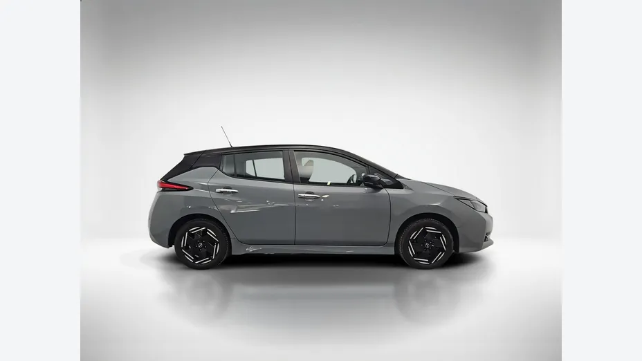 NISSAN Leaf -