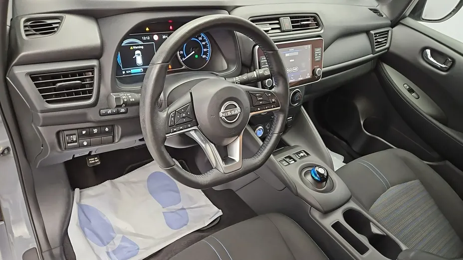 NISSAN Leaf -