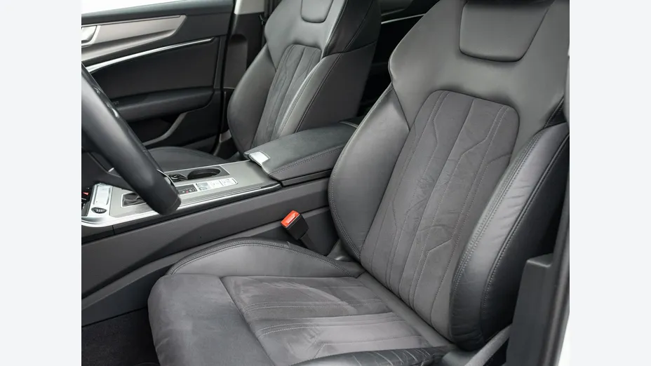 AUDI A6 -