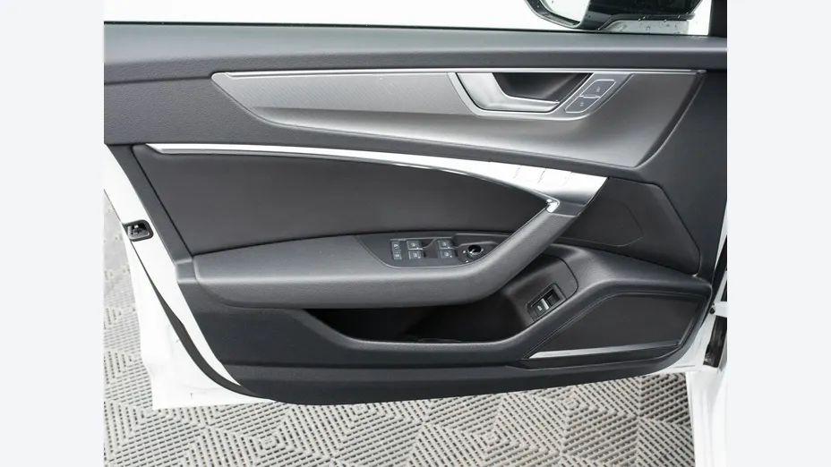 AUDI A6 -