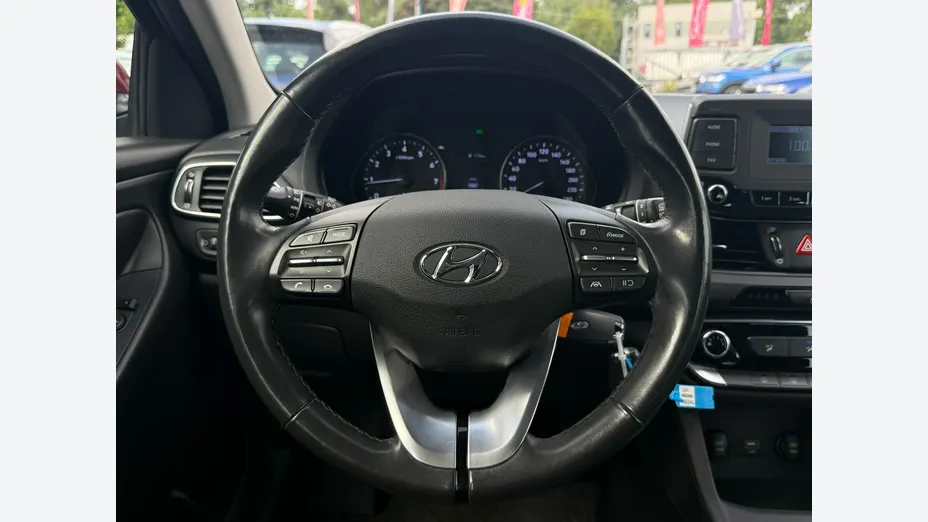 HYUNDAI i30 -