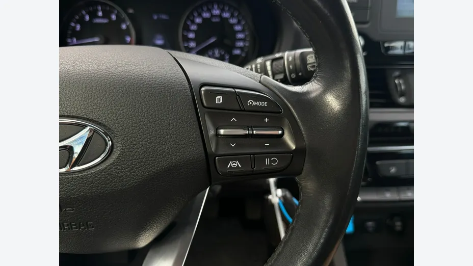 HYUNDAI i30 -