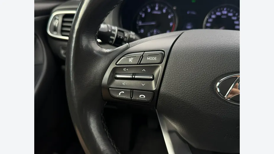 HYUNDAI i30 -