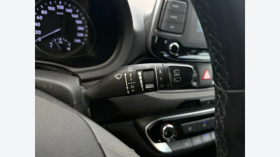HYUNDAI i30 -