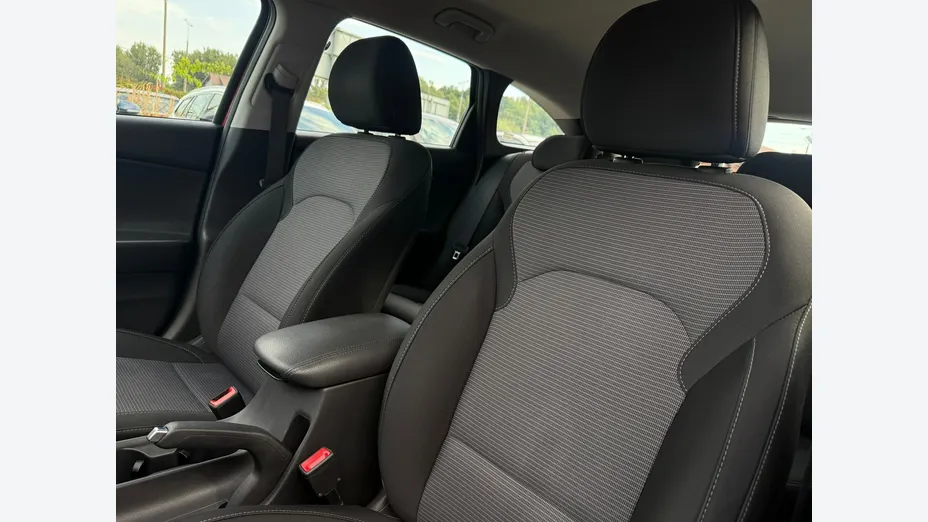 HYUNDAI i30 -