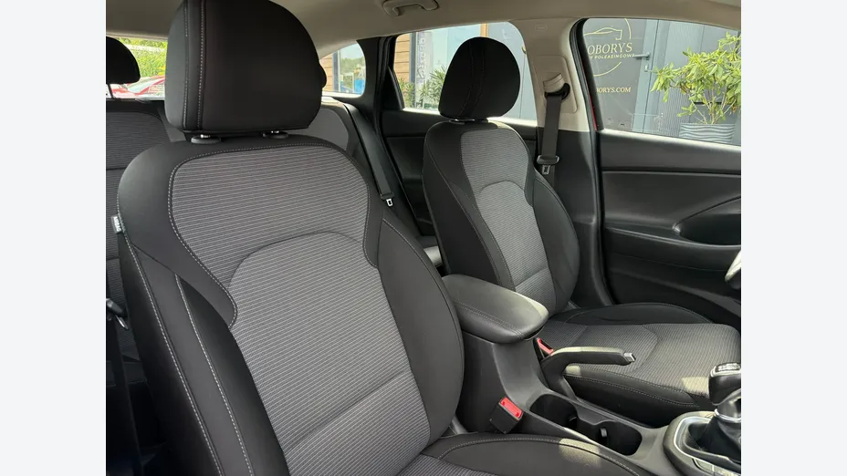 HYUNDAI i30 -