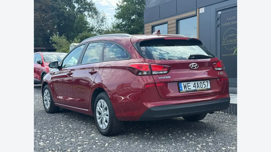 HYUNDAI i30 -