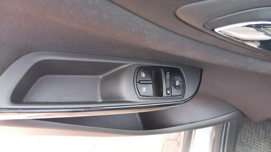 OPEL Corsa -