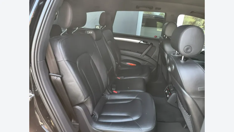 AUDI Q7 -