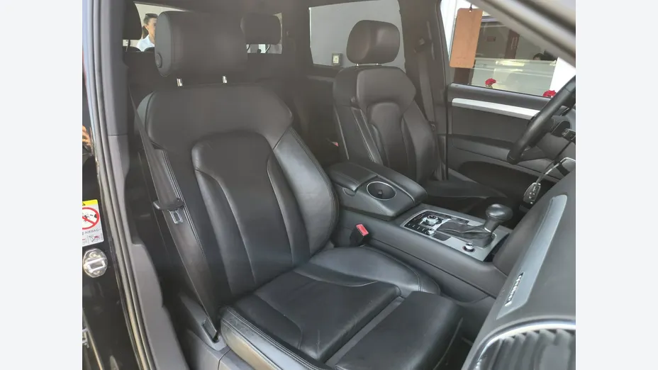 AUDI Q7 -
